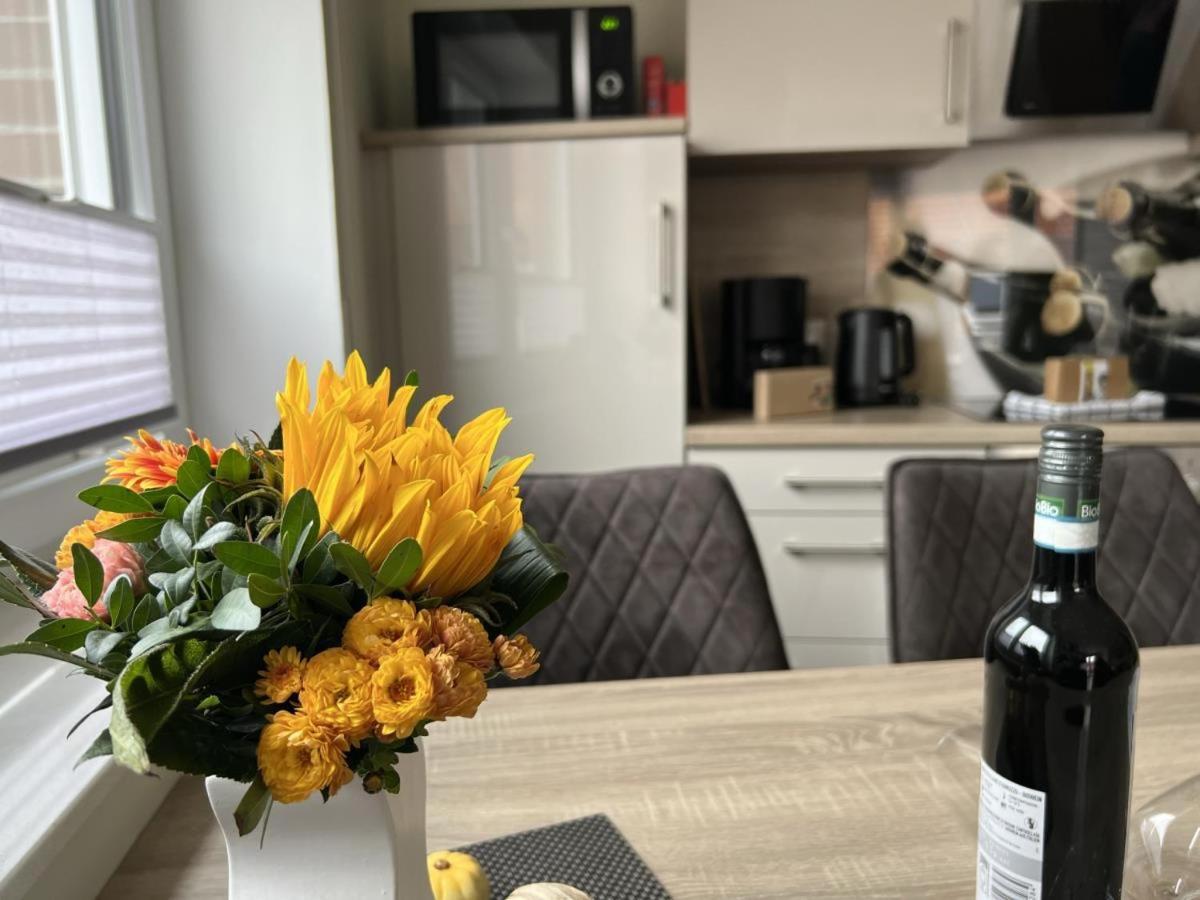 Ferienwohnung Hafenblick - Wunderbare Erholung Am Hafen Norddeich  Exterior foto