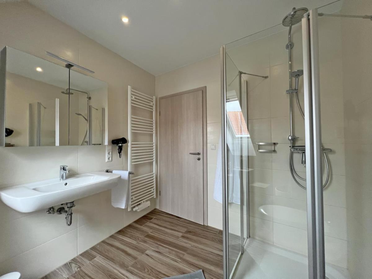 Ferienwohnung Hafenblick - Wunderbare Erholung Am Hafen Norddeich  Exterior foto