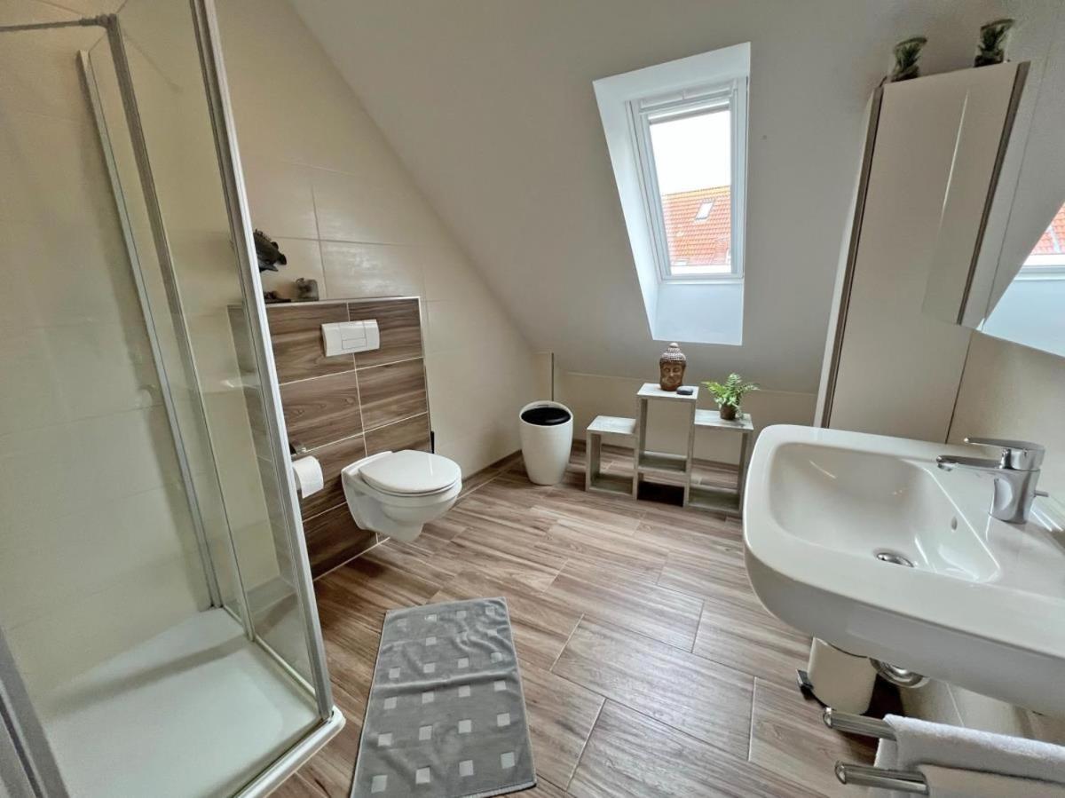 Ferienwohnung Hafenblick - Wunderbare Erholung Am Hafen Norddeich  Exterior foto