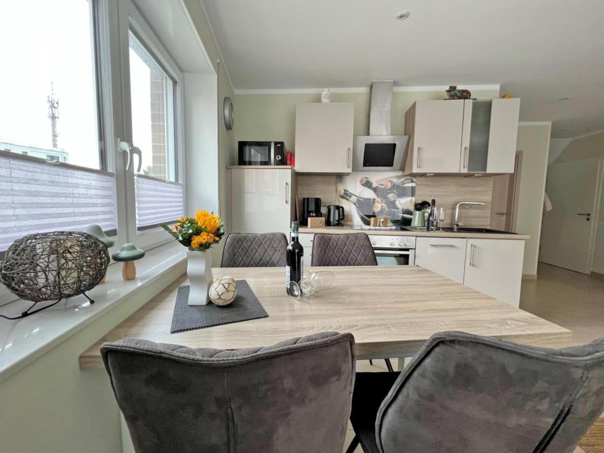 Ferienwohnung Hafenblick - Wunderbare Erholung Am Hafen Norddeich  Exterior foto
